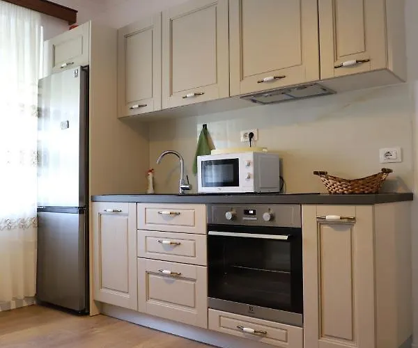 Daniel Center Apartament Berat